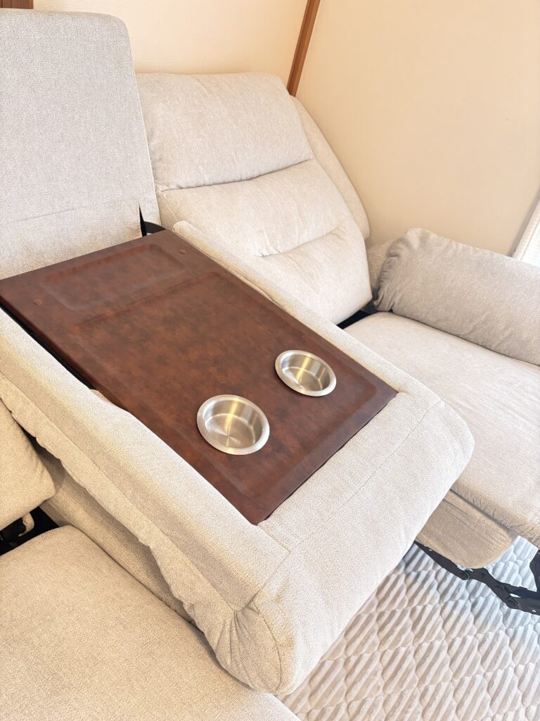 電動リクライニングソファ センターテーブル ドリンクホルダー